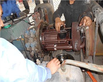 四川中央空調維修-螺桿機組（保養）